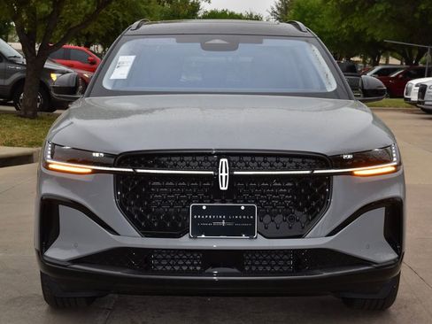 New 2026 Lincoln Nautilus Reserve w/ Jet Appearance Package AWD/4WD image 9