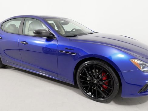 Used 2022 Maserati Ghibli Modena image 10