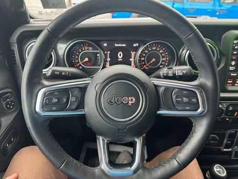 Certified 2022 Jeep Wrangler Unlimited Sahara AWD/4WD image 13
