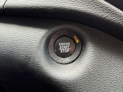 Used 2020 Jeep Cherokee Latitude Plus image 33