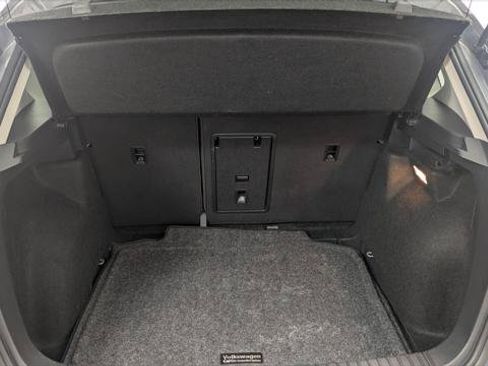 Used 2023 Volkswagen Taos SE w/ Panoramic Sunroof Package FWD image 16