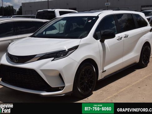 Used 2021 Toyota Sienna XSE AWD/4WD image 1