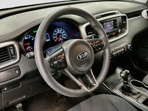 Used 2018 Kia Sorento FWD V6 image 18