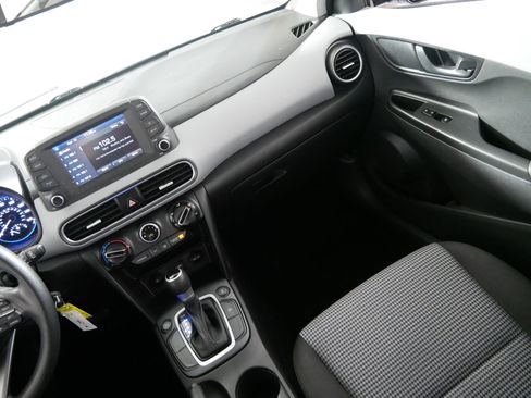 Used 2021 Hyundai Kona SE AWD/4WD image 11