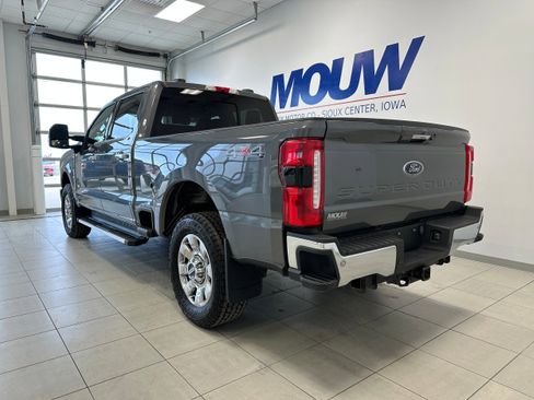 Used 2023 Ford F250 Lariat w/ Chrome Package image 6