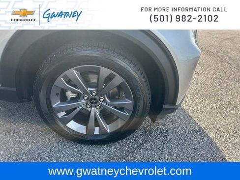 Used 2022 Ford Explorer XLT w/ Equipment Group 202A AWD/4WD image 12