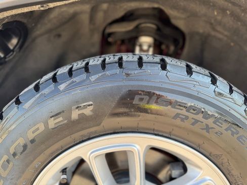 Used 2020 Jeep Grand Cherokee Laredo image 30