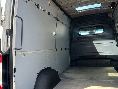 Used 2023 Mercedes-Benz Sprinter 2500 image 23