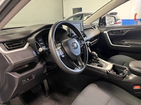 Used 2021 Toyota RAV4 LE image 22