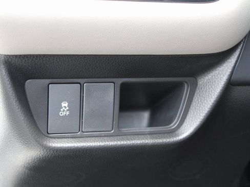 New 2026 Honda HR-V LX image 18