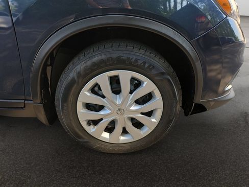 Used 2015 Nissan Rogue S AWD/4WD image 38