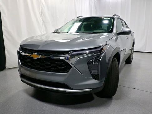 New 2026 Chevrolet Trax LT w/ Driver Confidence Package image 6