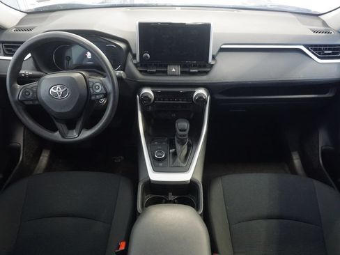 Used 2025 Toyota RAV4 LE AWD/4WD image 22