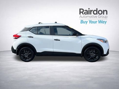 Used 2018 Nissan Kicks S w/ Exterior Package image 10