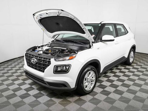Used 2023 Hyundai Venue SE FWD image 29