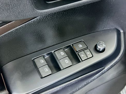 Used 2019 Toyota Highlander XLE AWD/4WD image 15