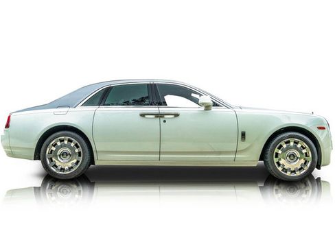 Used 2015 Rolls-Royce Ghost image 2