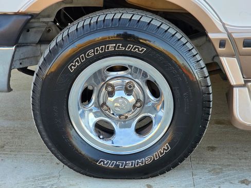 Used 2001 Dodge B1500 image 27