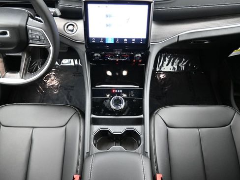 New 2025 Jeep Grand Cherokee L Limited w/ Black Appearance Package image 37