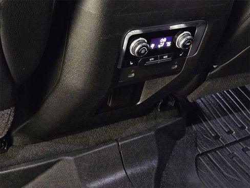 Used 2021 GMC Yukon Denali w/ Denali Premium Package image 29