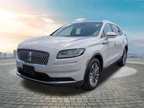 Used 2022 Lincoln Nautilus Reserve AWD/4WD image 9