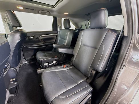 Used 2018 Toyota Highlander Limited Platinum image 24
