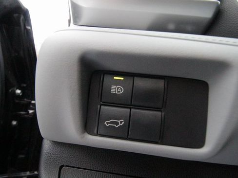 Used 2022 Toyota Highlander XLE image 20