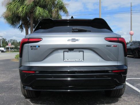 New 2025 Chevrolet Blazer EV RS image 5