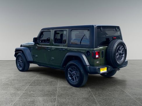 Used 2023 Jeep Wrangler Unlimited Sport AWD/4WD image 3