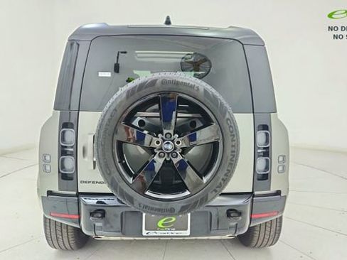 Used 2025 Land Rover Defender 110 X image 10