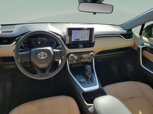 Certified 2025 Toyota RAV4 LE AWD/4WD image 21