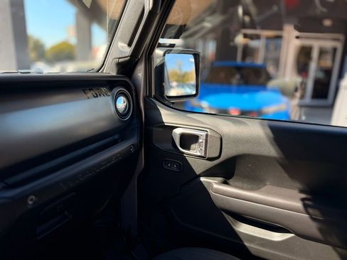 Used 2018 Jeep Wrangler Unlimited Sport S image 21