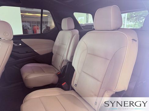 Used 2022 Chevrolet Traverse Premier w/ LPO, Floor Liner Package AWD/4WD image 27