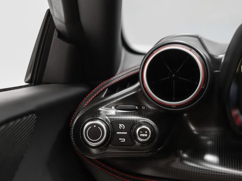 Used 2022 Ferrari F8 Tributo RWD image 61