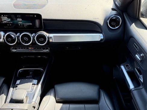 Used 2020 Mercedes-Benz GLB 250 image 10