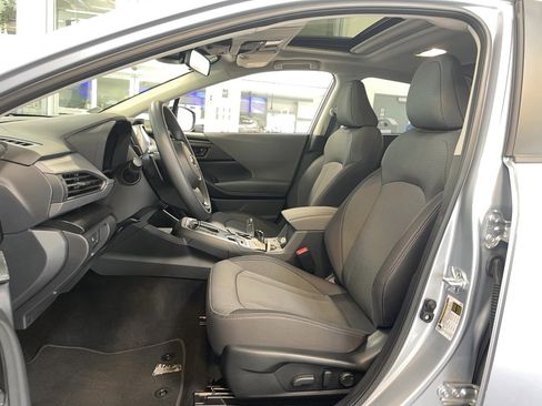 Used 2024 Subaru Crosstrek 2.0i Premium image 17