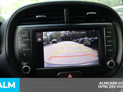 Used 2025 Kia Soul LX w/ LX Technology Package FWD image 34