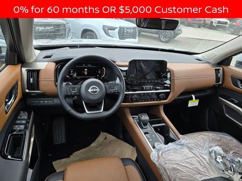 New 2025 Nissan Pathfinder Platinum w/ Lighting Package (N92) image 5