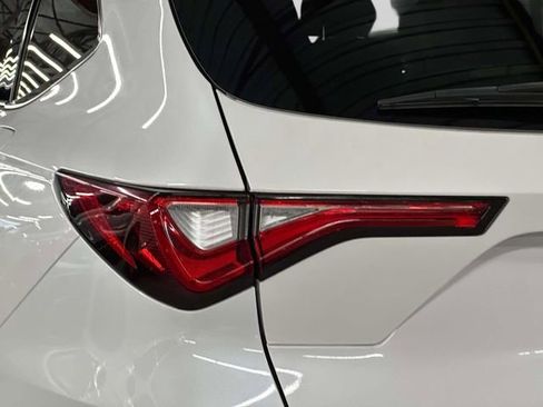 Used 2023 Acura MDX SH-AWD w/ Technology Package image 12