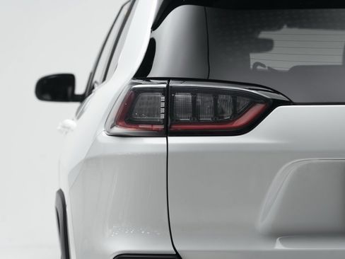 Used 2019 Jeep Cherokee Limited image 48