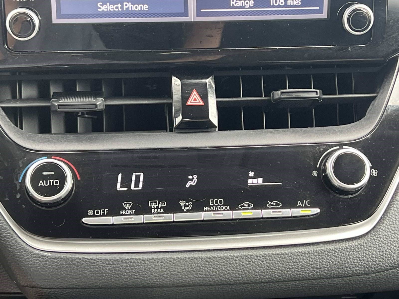 Used 2020 Toyota Corolla LE FWD image 31