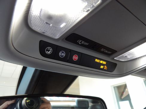 Used 2022 Chevrolet Malibu LT image 12