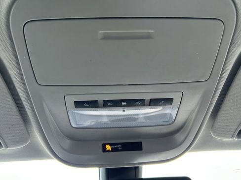 Used 2022 GMC Canyon Elevation image 40