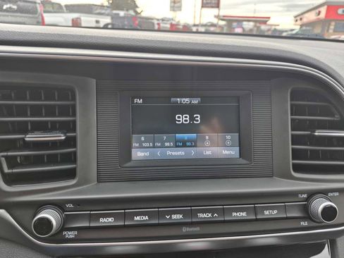 Used 2019 Hyundai Elantra SE w/ Cargo Package image 18