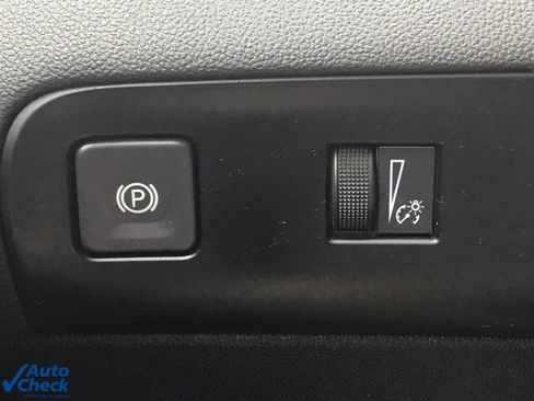 Used 2022 Buick Enclave Essence image 33