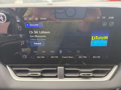 Used 2025 Chevrolet Equinox LT w/ Convenience Package II image 19