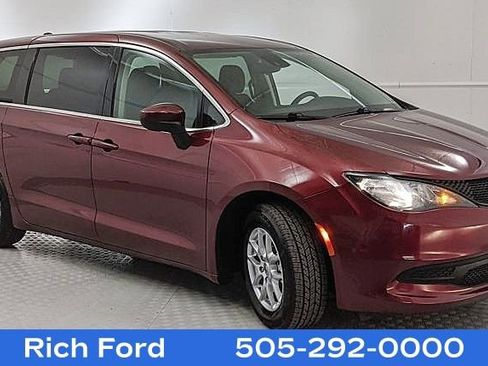 Used 2023 Chrysler Voyager LX FWD image 1