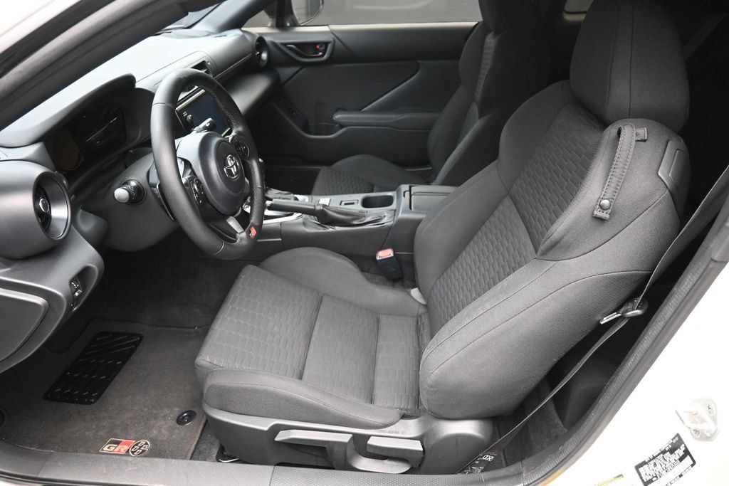 Used 2023 Toyota GR86 RWD image 17