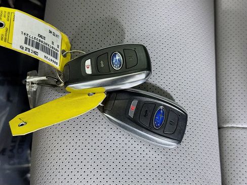 Certified 2025 Subaru Outback Limited image 37