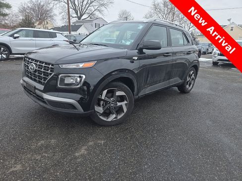 Used 2023 Hyundai Venue SEL image 2